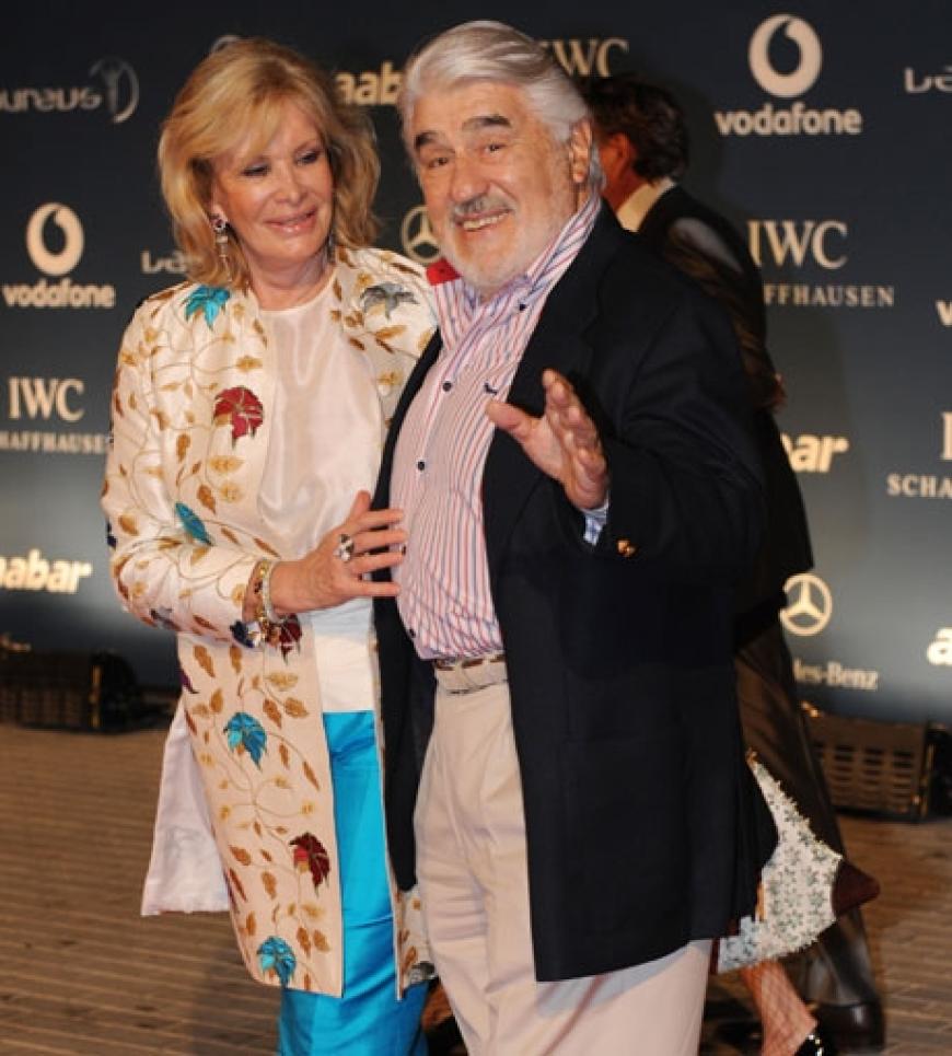 Bei den Laureus World Sports Awards sind auch viele prominente Nicht-Sportler eingeladen. Schauspieler Mario Adorf und seine Frau Monique