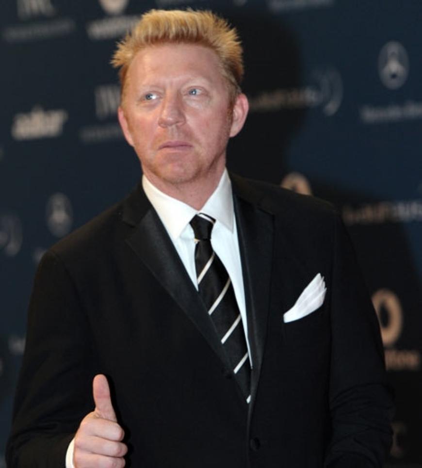 Daumen hoch! Für Boris Becker läuft es privat und beruflich gerade richtig rund