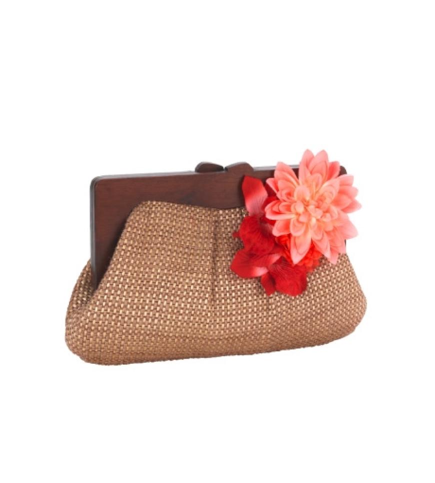 Clutch mit Stoffblüte von Accessorize, ca. 45 Euro