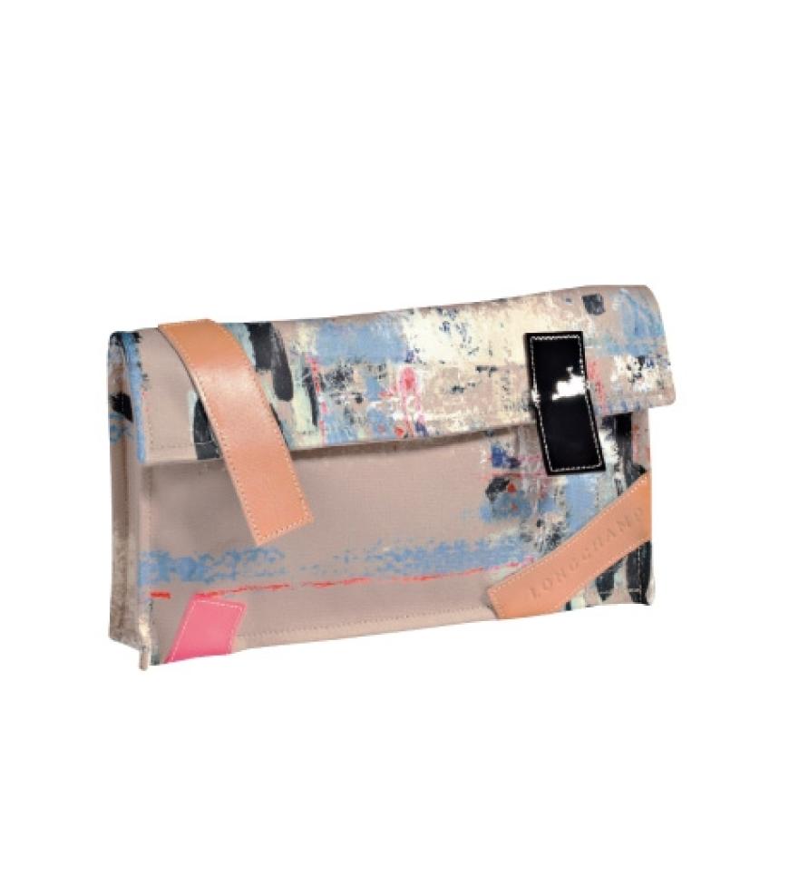Canvas-Clutch mit Lederdetails von Longchamp, ca. 130 Euro