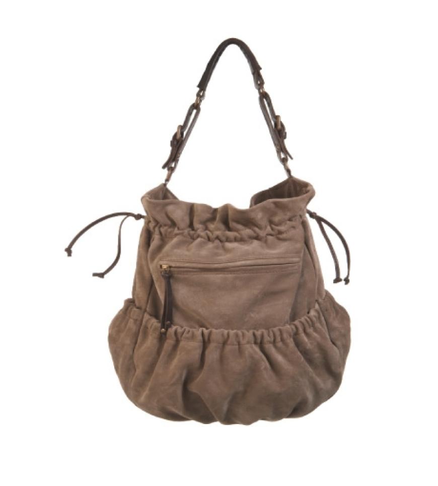 Beutel aus Veloursleder von Massimo Dutti, ca. 160 Euro