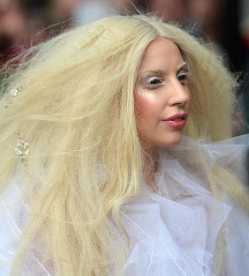 Seltsamer Auftritt: Lady Gaga mit XXL-Perrücke bei einem Ausflug in Berlin