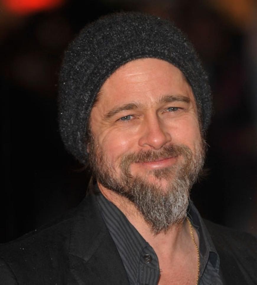 Gut gelaunt zeigte sich Brad Pitt in London. Seine Familie blieb in Paris, wo Angelina Jolie derzeit ihren neuen Film dreht