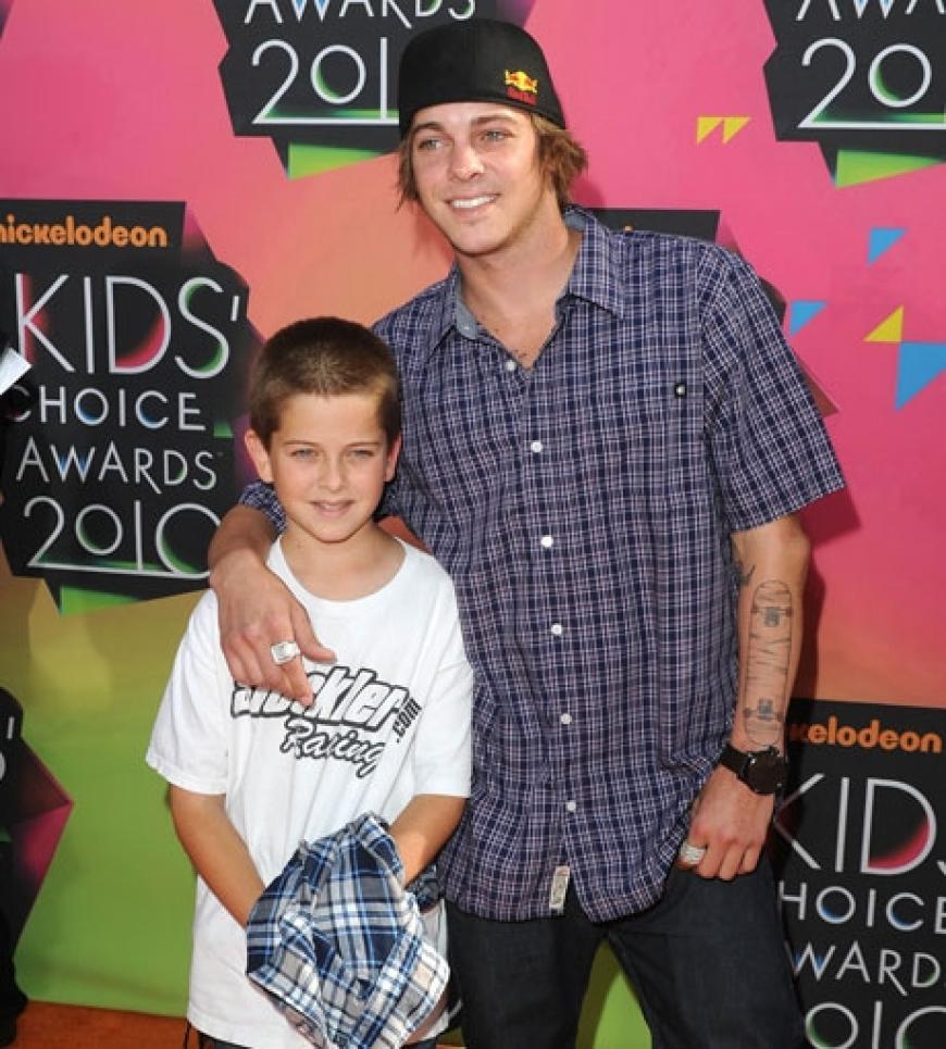 US-Skateboarder Ryan Sheckler mit seinem kleinen Bruder