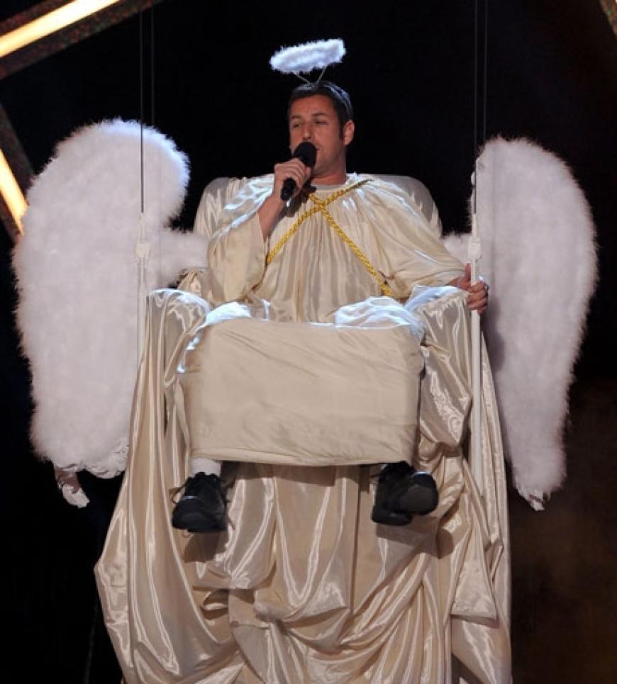 Adam Sandler schwebte als guter Engel über die Bühne