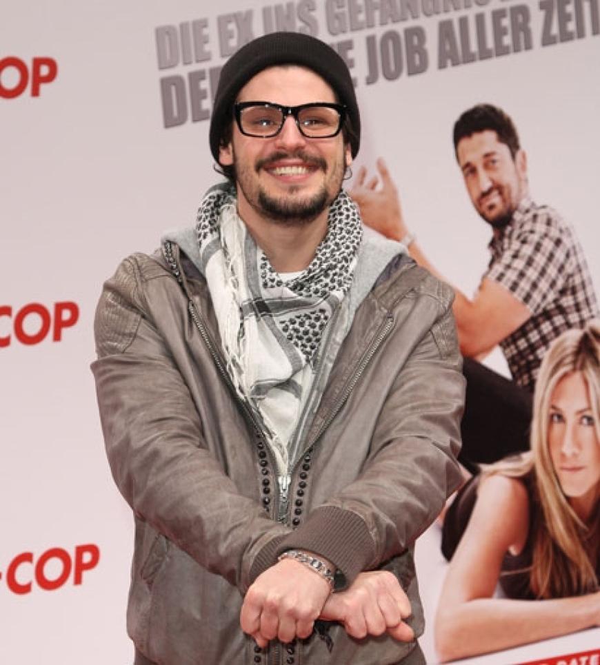 Die Premieren-Gäste ließen es sich natürlich nicht nehmen, die Hollywood-Stars einmal live zu erleben. So kam auch Schauspieler Manuel Cortez und hätte sich sogar freiwillig verhaften lassen