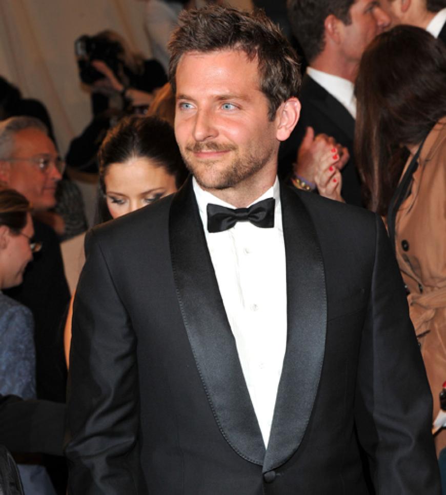 Ob ihr Ex-Freund Bradley Cooper wohl auch wieder einen Blick auf Reneé geworfen hat?