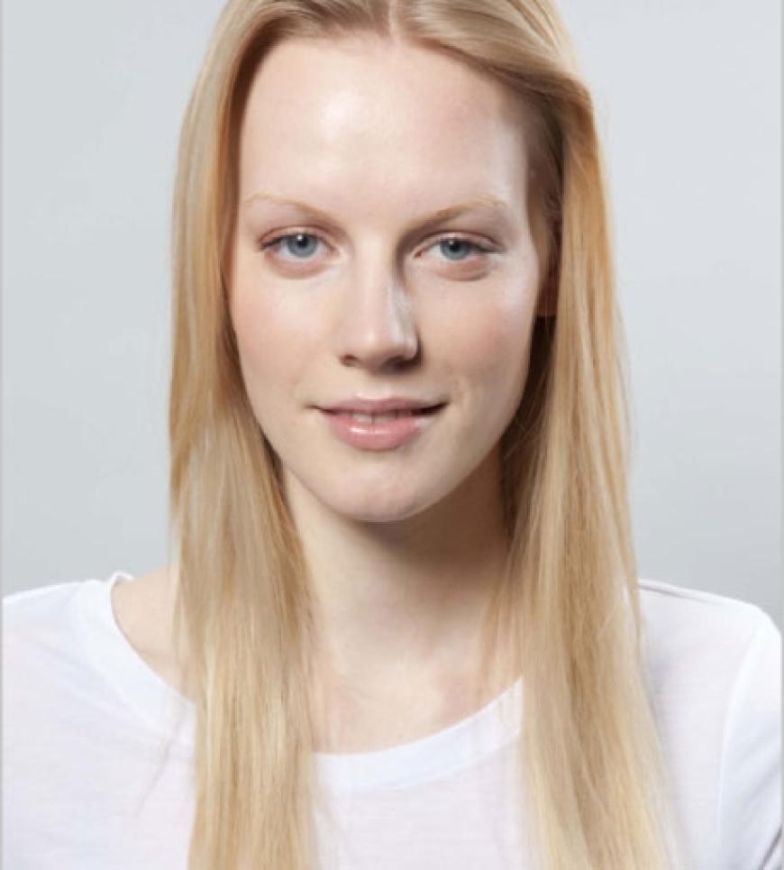 OK!-Model Carolin hat langes, feines Haar. Um mehr Volumen zu erzeugen, benötigt sie drei Extensions zum Anklipsen