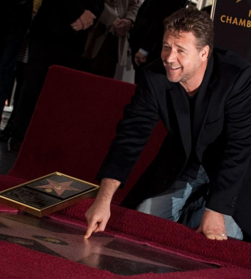 Russell Crowe kann nun seinen Namen unter der Sternenplakette Nr. 2404 auf Hollywoods berühmten Walk of Fame finden
