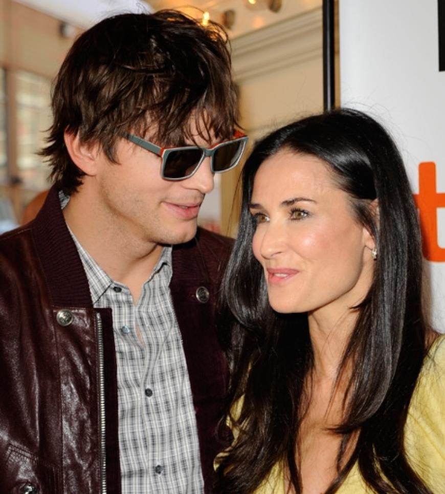 Hollywood-Beau Ashton Kutcher lässt sich gerne von seiner Ehefrau Demi Moore beraten. Zu einer Film-Premiere in Toronto kam der Schauspieler mit einer Sonnenbrille