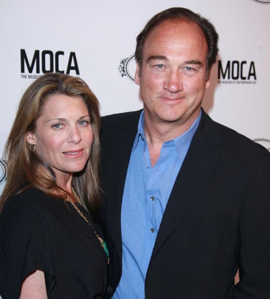 Jim Belushi zeigte sich gut gelaunt mit Ehefrau an seiner Seite