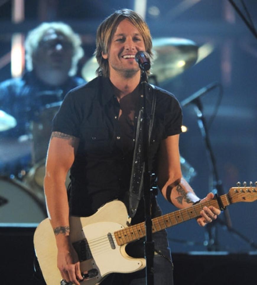 Keith Urban rockt die Bühne. Ehefrau Nicole Kidman kam aus dem Jubeln gar nicht mehr heraus