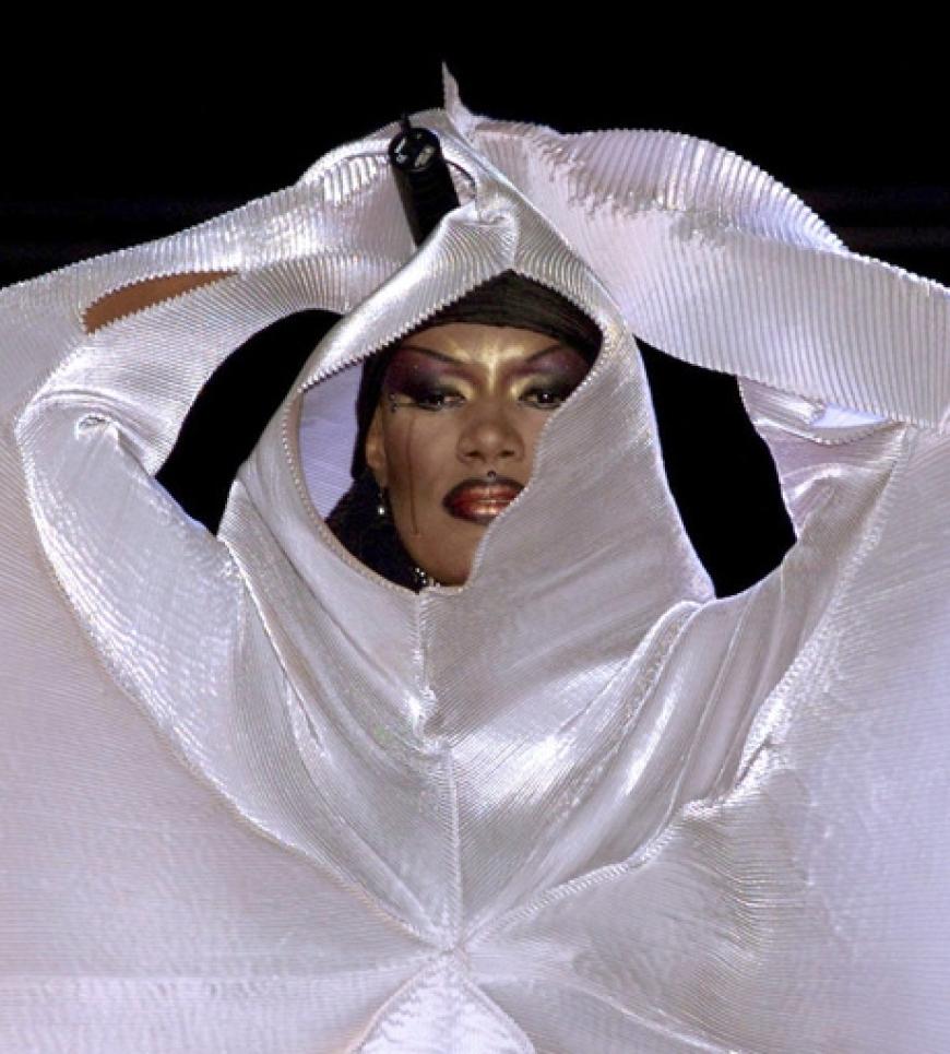 Man muss schon doppelt hinsehen, um Grace Jones und Lady GaGa nicht zu verwechseln