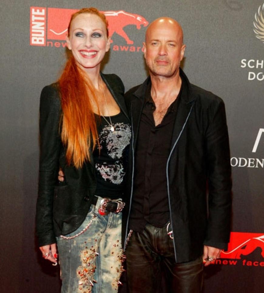 Deutschlands TV-Traumpaar Andrea Sawatzki und Christian Berkel kam in coolem Rocker-Outift zur Verleihung