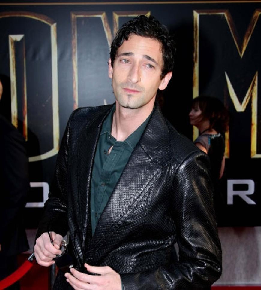 Oscar-Preisträger Adrien Brody ist momentan schwer beschäftigt. Zur Zeit arbeitet er an mehreren Filmprojekten