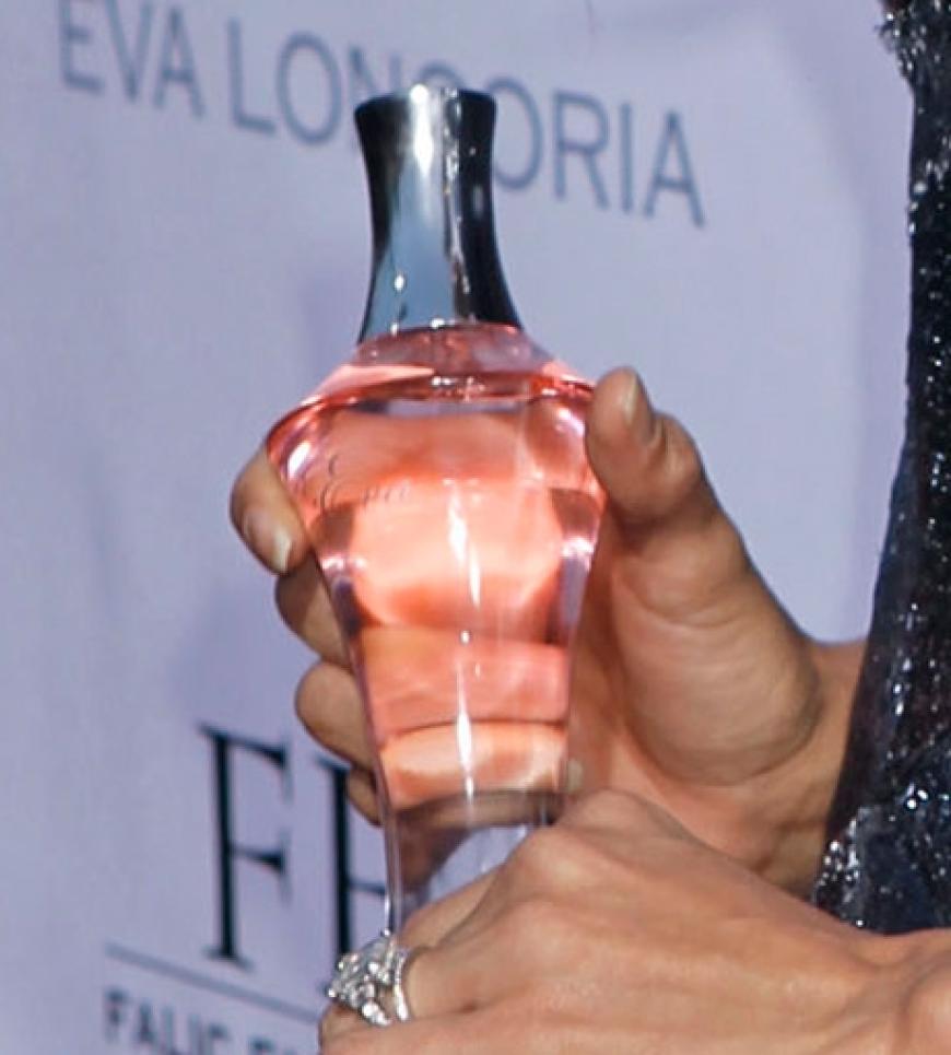 In einem Interview verriet die Fashion-Ikone, dass ihr Parfum besonders hautfreundlich ist. Eva selbst ist auf vieles allergisch