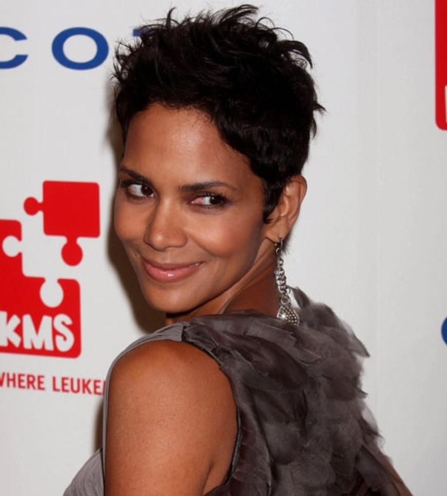 Halle Berry unterstützt die DKMS ebenfalls im Kampf gegen Leukämie