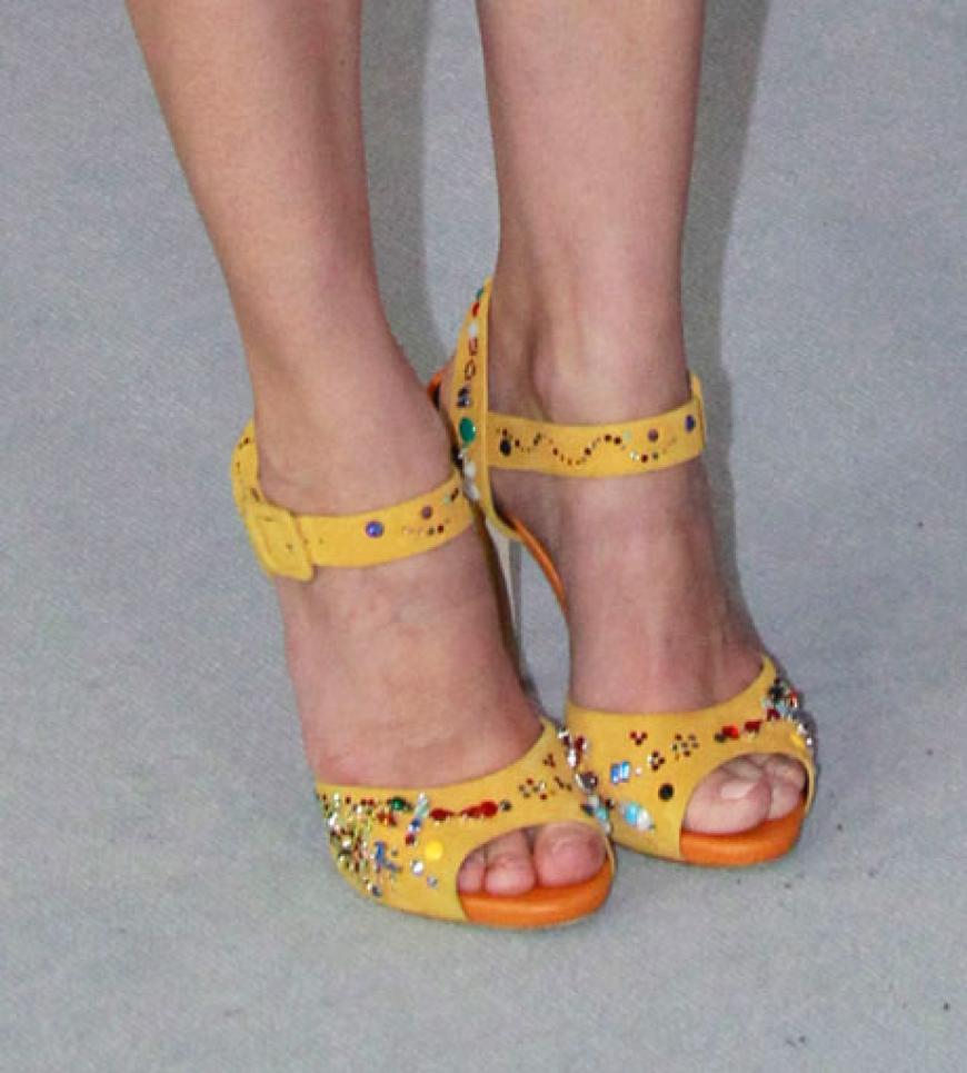 Diese Schuhe machen Freude - dank ihrer Farbe sind sie ein echter Hingucker. Die Trägerin weiß eben was zählt!