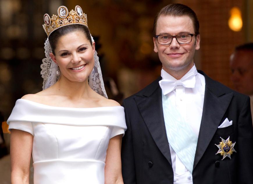 Es war die Traumhochzeit 2010: Kronprinzessin Victoria von Schweden heiratet ihren ehemaligen Fitness-Trainer Daniel Westling. OK! zeigt Ihnen alle weiteren absoluten royalen Traumhochzeiten!