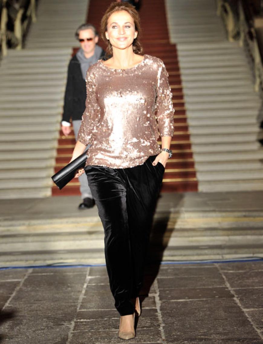 Caroline Beil modelte ebenfalls bei der Charity-Fashion-Night des Labels Minx und verriet, dass sie sich mit Bikram-Yoga, Golfen und Joggen fit hält
