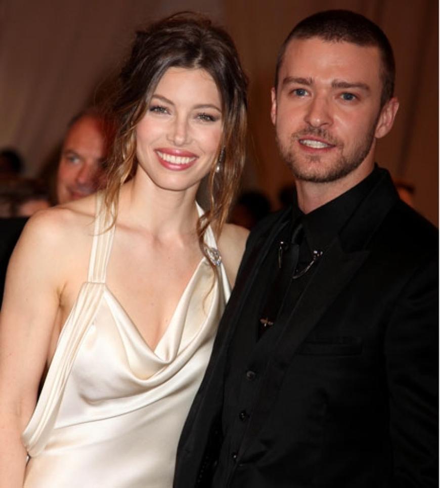 So glücklich hat man das Paar in der Öffentlichkeit lange nicht mehr gesehen. Doch nun wissen es alle: Justin Timberlake und Jessica Biel sind immer noch ein Paar