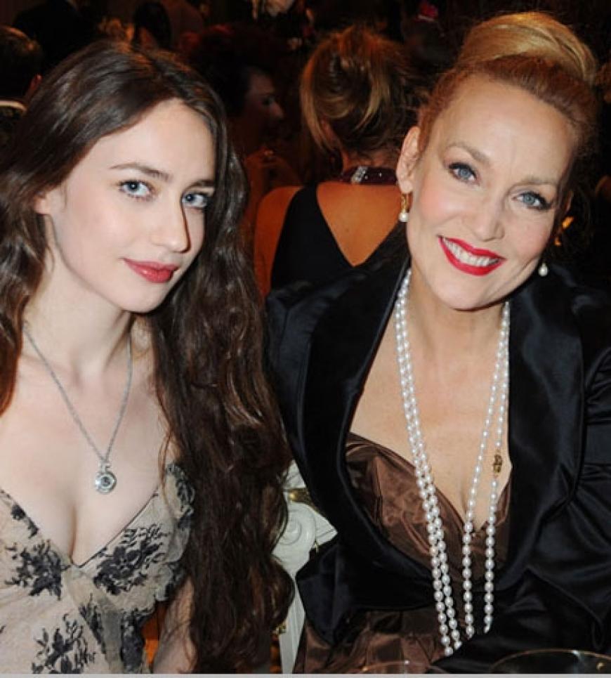 Da wurden aber die richtigen Gene vererbt: Model Jerry Hall ist sichtlich stolz auf Tochter Elizabeth Jagger, die erfolgreich als Model arbeitet