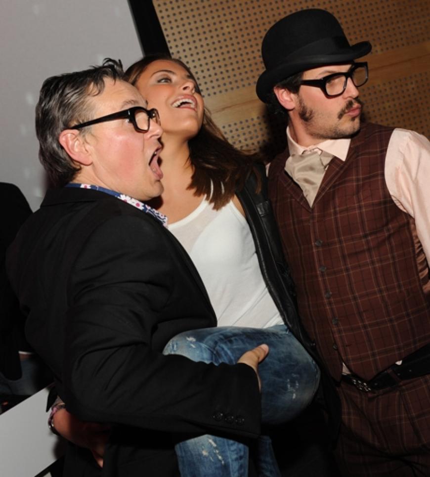 Rolf Scheider, Sophia Thomalla und Manuel Cortez genießen den Abend