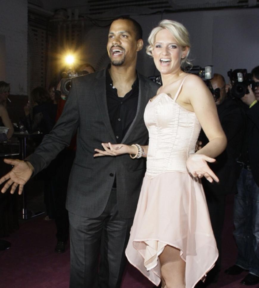 Verstehen sich bestens: Patrice Bouedibela mit der Ex-GNT-Kandidatin Sarah Knappik