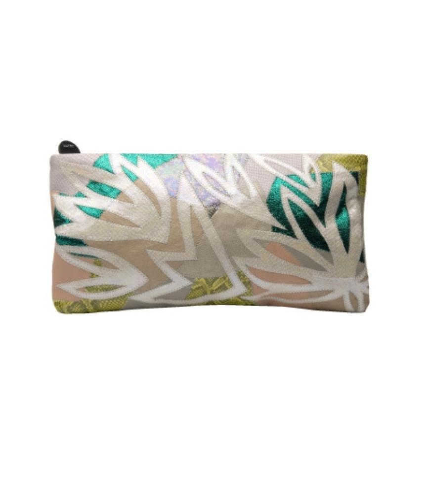 Schimmernde Patchwork-Clutch von Mango, ca. 40 Euro