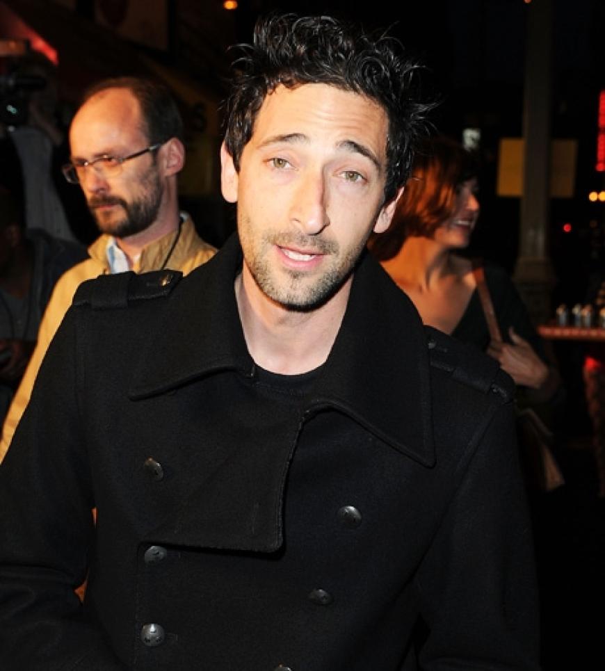 Adrien Brodys schiefe Nase macht den US-Schauspieler noch charismatischer. Nicht im Traum würde er daran denken, eine Korrektur zu veranlassen.