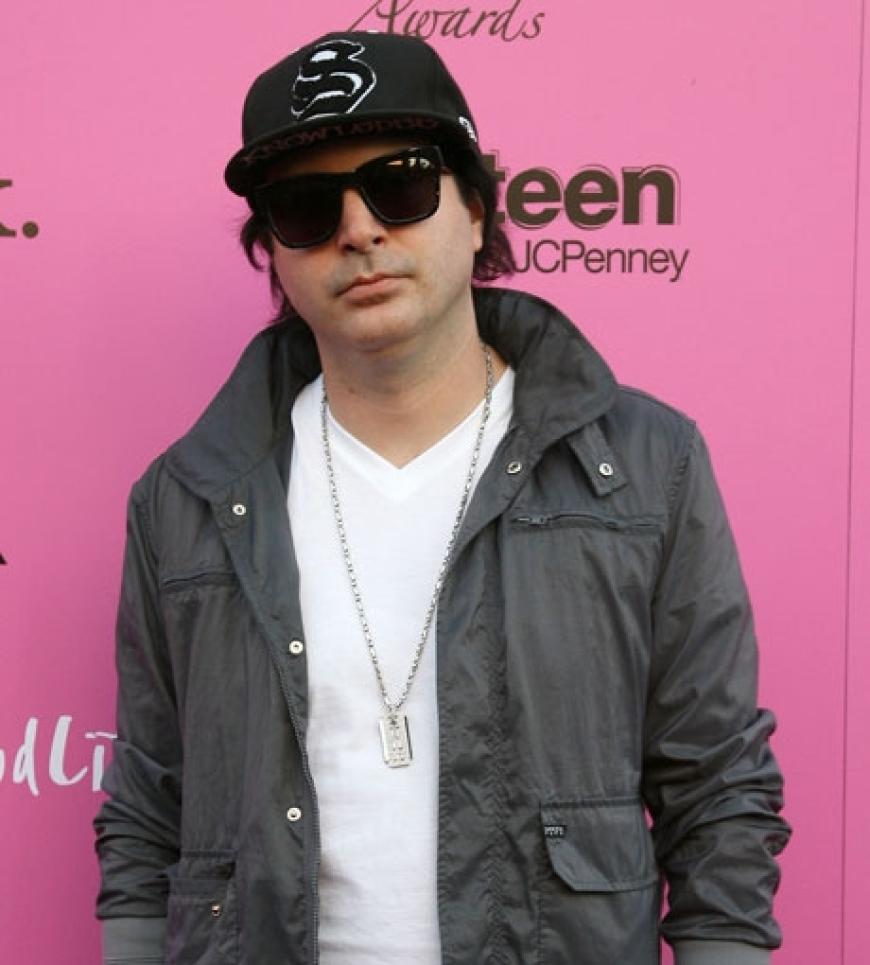 Hier noch etwas unbekannt, in den USA schon ein gefeierter Star: Sänger Kevin Rudolf hat bereits schon mit Justin Timberlake, Nelly Furtado und Lil Wayne zusammen gearbeitet