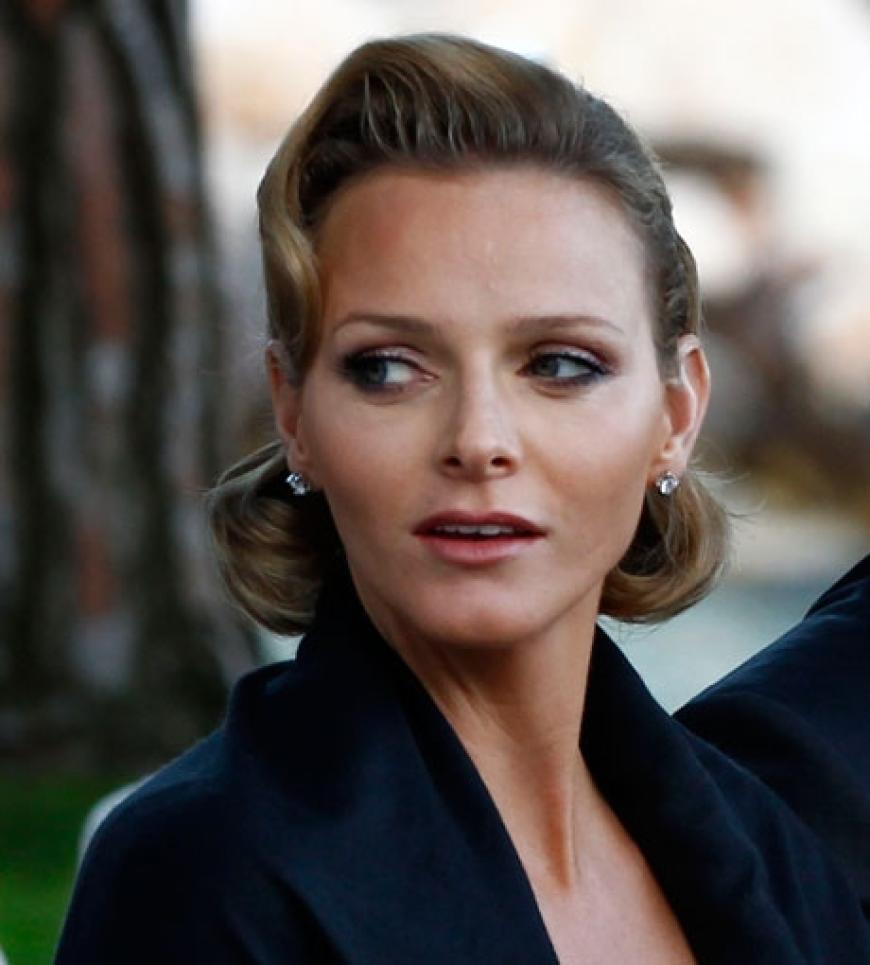 Heimspiel: Charlene Wittstock ist die Freundin von Monacos Fürsten Albert II. Und hoffentlich auch bald seine Frau. Wie eine Fürstin sieht sie ja schonmal aus