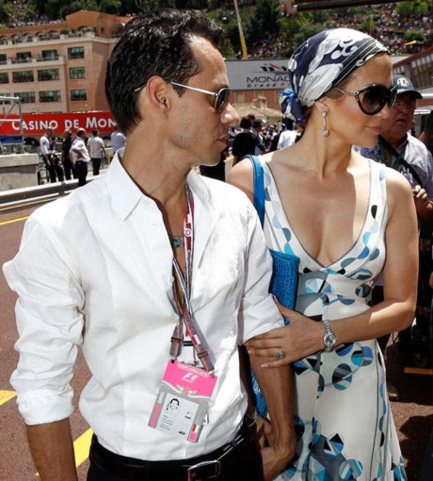 Auch dieses Promi-Paar bleibt nicht lange unentdeckt: Jennifer Lopez mit Ehemann Marc Anthony in der Boxengasse