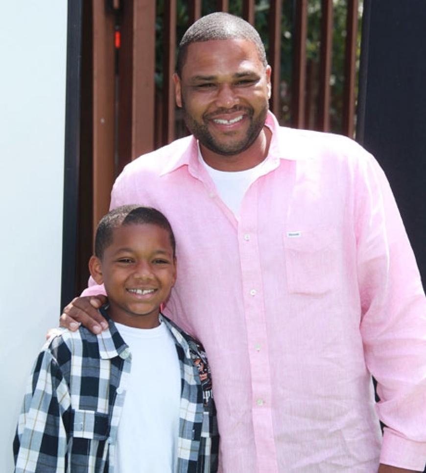 Selten bringen Stars ihre Kinder mit auf dem roten Teppich. Auch Schauspieler Anthony Anderson kam mit Sohnemann Nathan