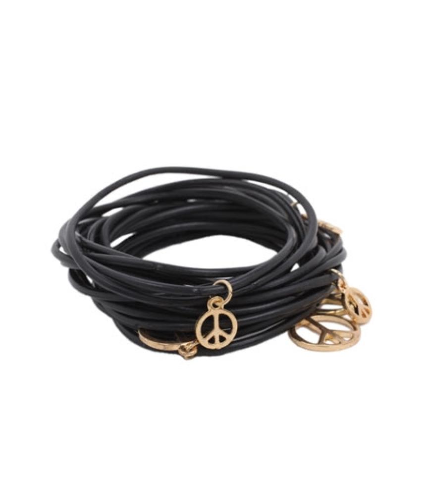 Armbänder mit Peace-Zeichen von Asos, ca. 7 Euro