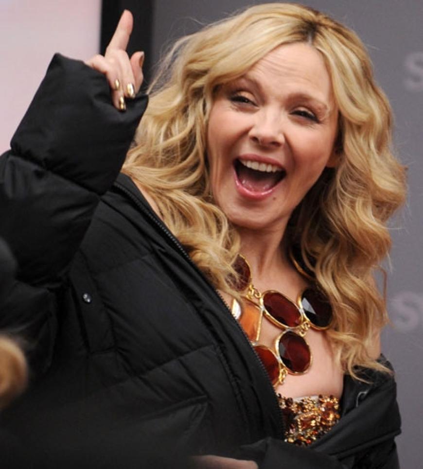 Kim Cattrall spielt die Rolle der Samantha Jones. Sie ist selbstbewusst, sexy und stark