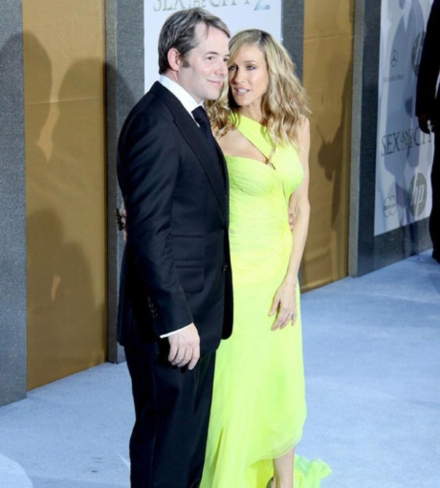 Privat erlebt Sarah Jessica Parker nach Affäre-Gerüchten mit Ehemann Matthew Broderick ein Happy End. Ob zwischen Carrie Bradshaw und Mr. Big am Ende auch alles gut wird?