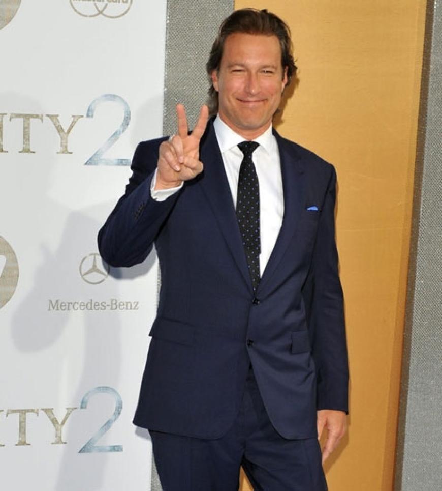 John Corbett spaßt mit den Fotografen