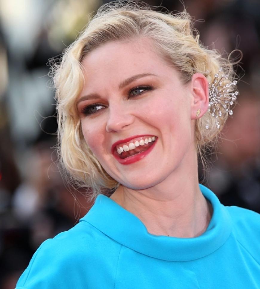 Lange nicht mehr gesehen: Kirsten Dunst auf dem roten Teppich