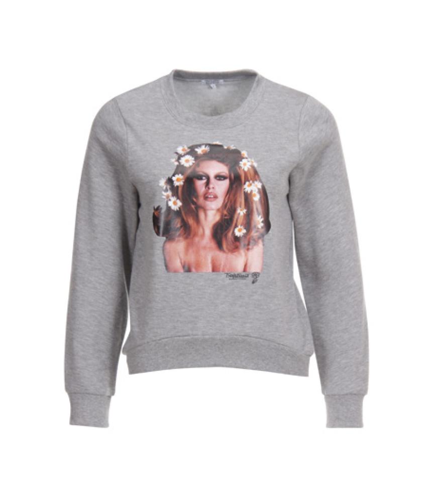 27. August 2012: Konterfeit-Tees waren schon ein Megatrend im Sommer. Jetzt geht der Spaß in die zweite Runde: Das graue Sweatshirt ziert keine andere als Seventies-Ikone Brigitte Bardot. Unter ihrem Namen auch zu bestellen über reyerlooks.com, ca. 90 Euro