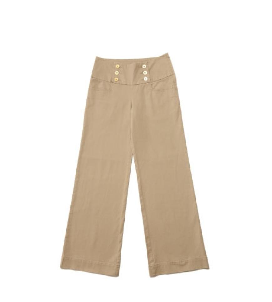 Beige mit Goldknöpfen von H&M, ca. 40 Euro