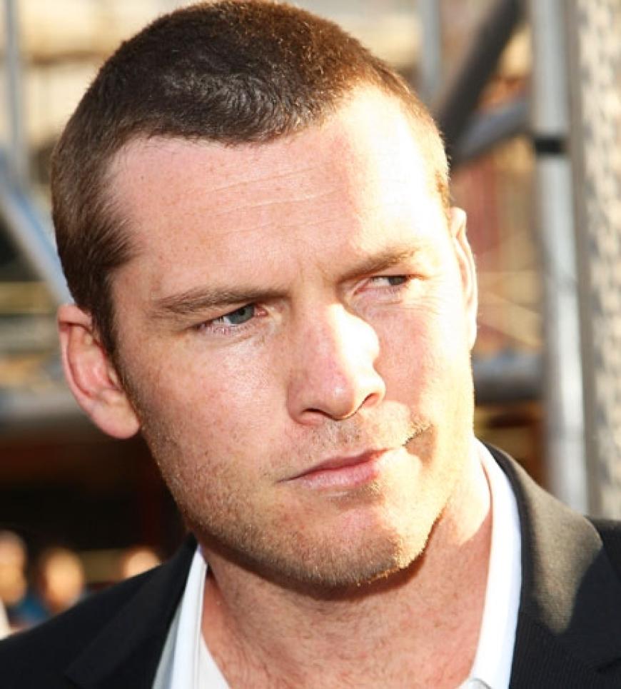Den Australier Sam Worthington kennt man aus