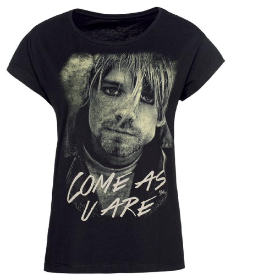 Der Urvater des Grunge war Messias einer ganzen Generation. Aber auch jetzt setzt man mit dem Kurt Cobain-Shirt ein Statement. Von Ann-Christin, ca. 15 Euro.