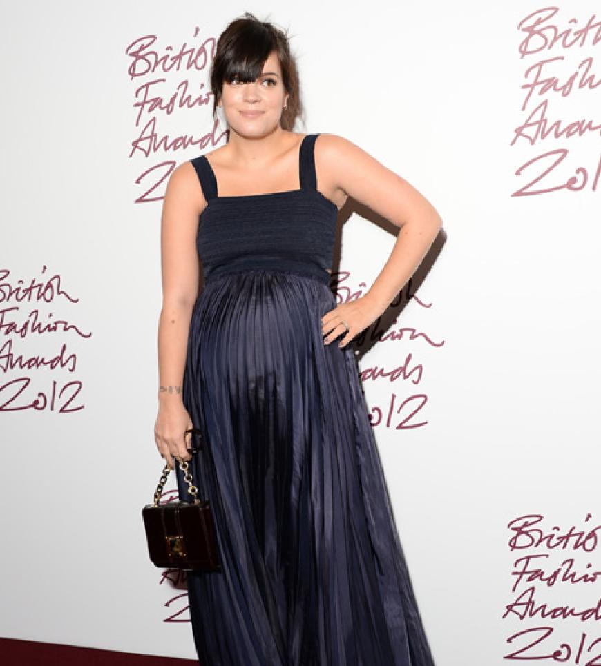 Lily Allen posierte mit dickem Babybauch. Die Sängerin erwartet ihr zweites Kind