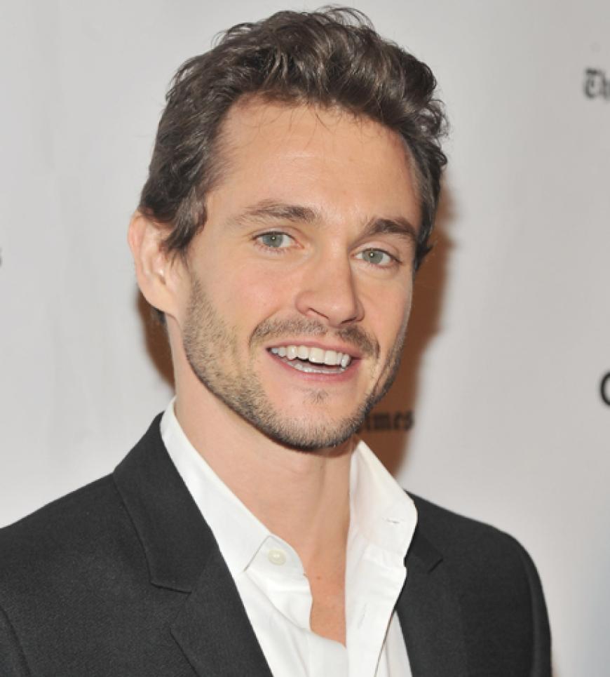 Lächelte schüchtern: Schnuckel Hugh Dancy