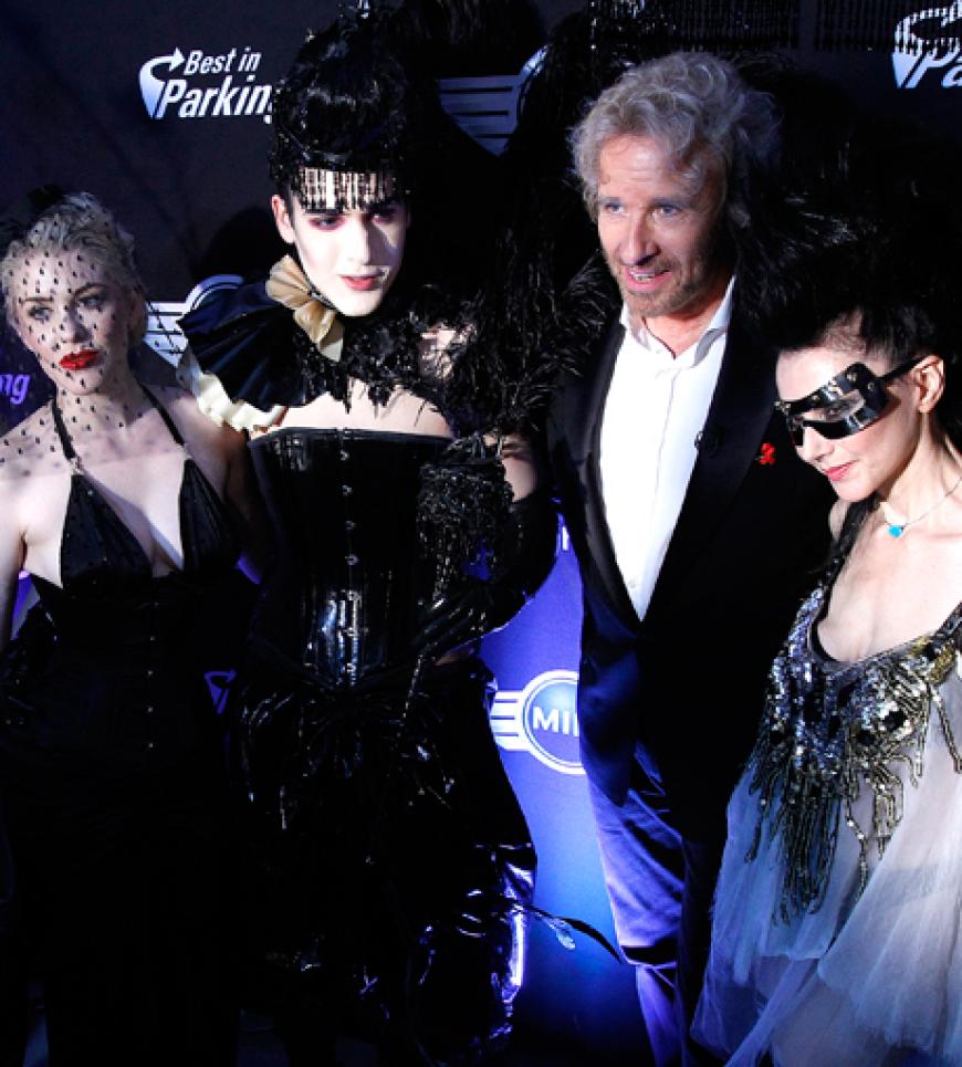 Thomas Gottschalk umringt von