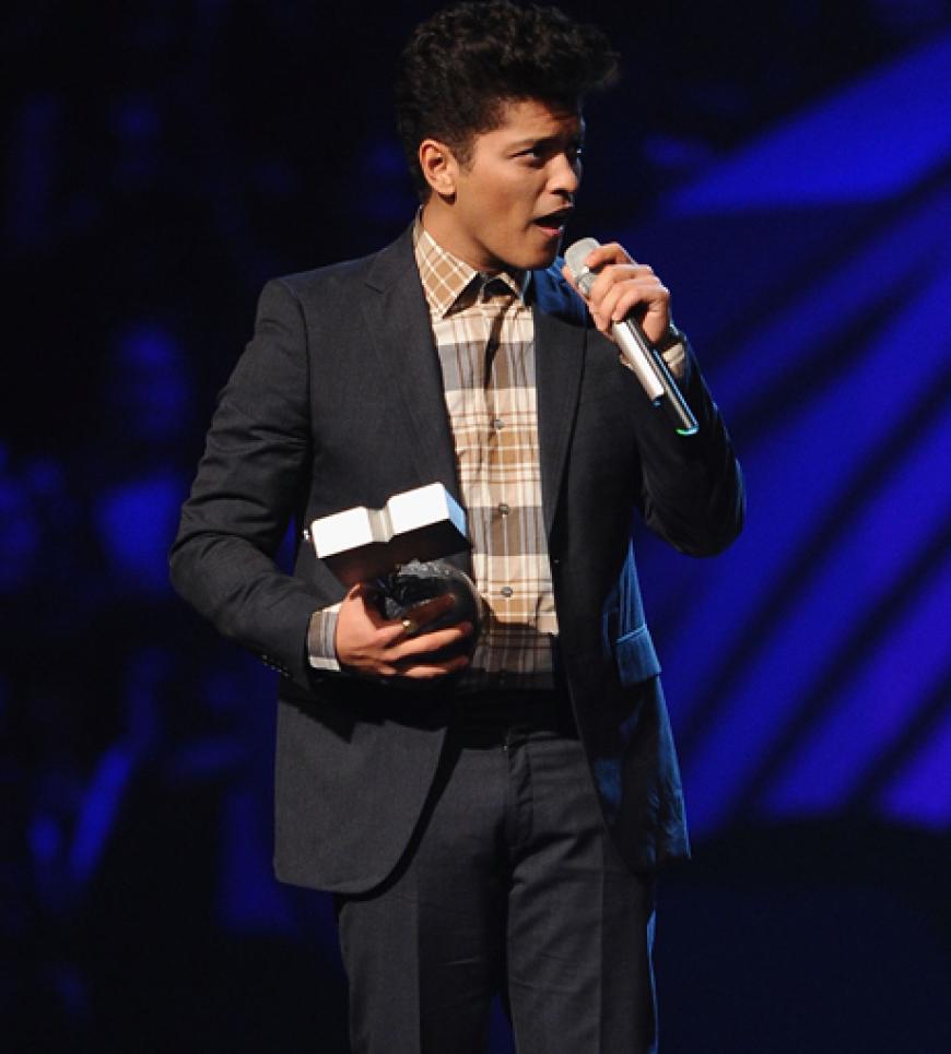Gleich zwei Mal durfte der gebürtige Hawaiianer Bruno Mars auf die Bühne (bester Newcomer und bester Act (