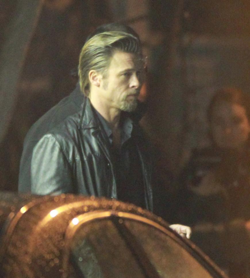 Relaxed und happy sieht man den Hollywood-Star endlich wieder an einem Filmset