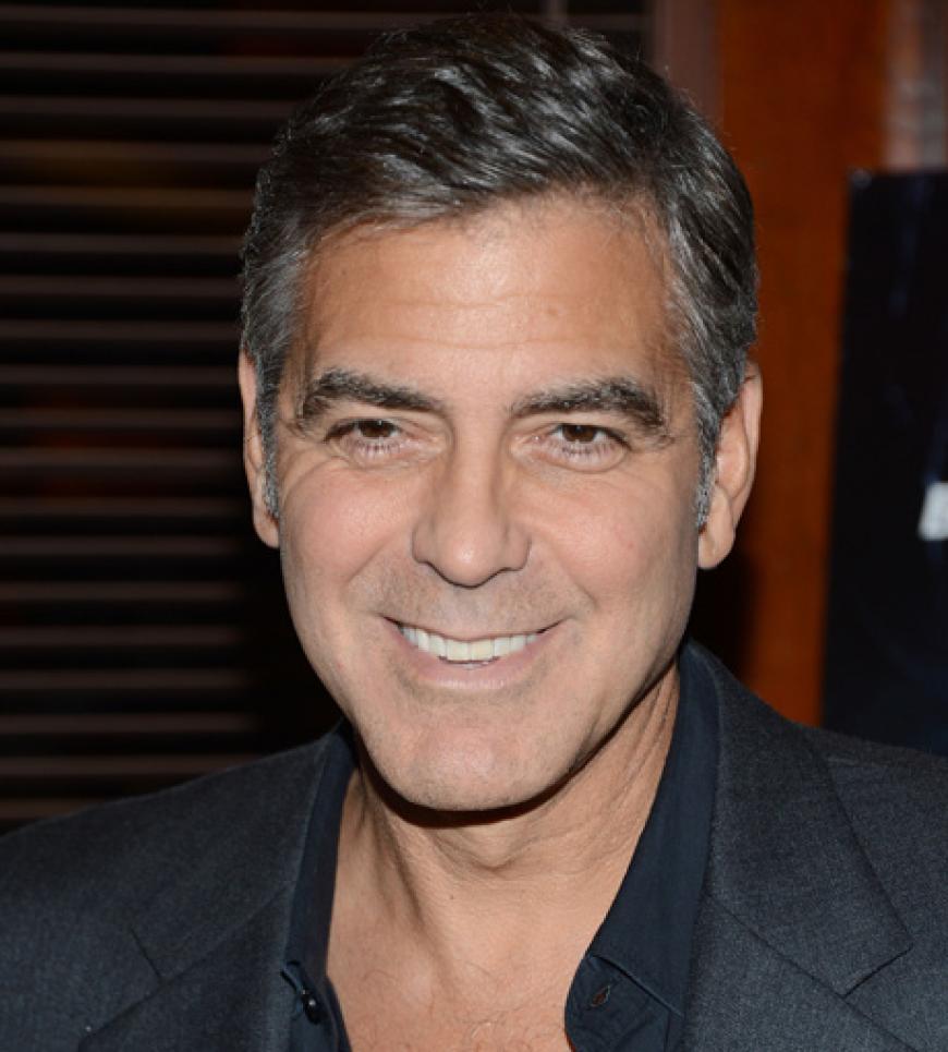 Wow George. Unrasiert sieht er doch ziemlich sexy aus. Was meint ihr - besser mit Bart oder ohne?