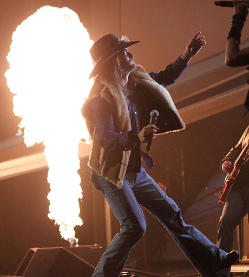 Heißer Auftritt: Kid Rock heizten dem Publikum auf der Bühne ordentlich ein
